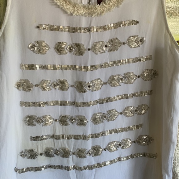 White sleeveless blouse with silver beads. Zipper on back. - Picture 8 of 8